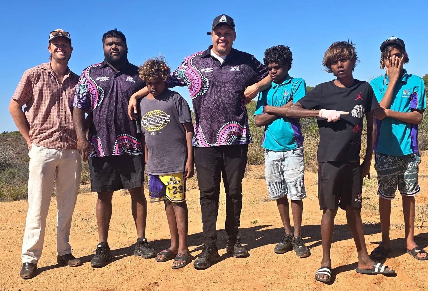 Participants of the Burrowing Bees Bush Classrooms posing for the camera